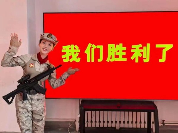 米升网 英姿飒爽！刷屏的民兵方队中，她们来自广东高校→